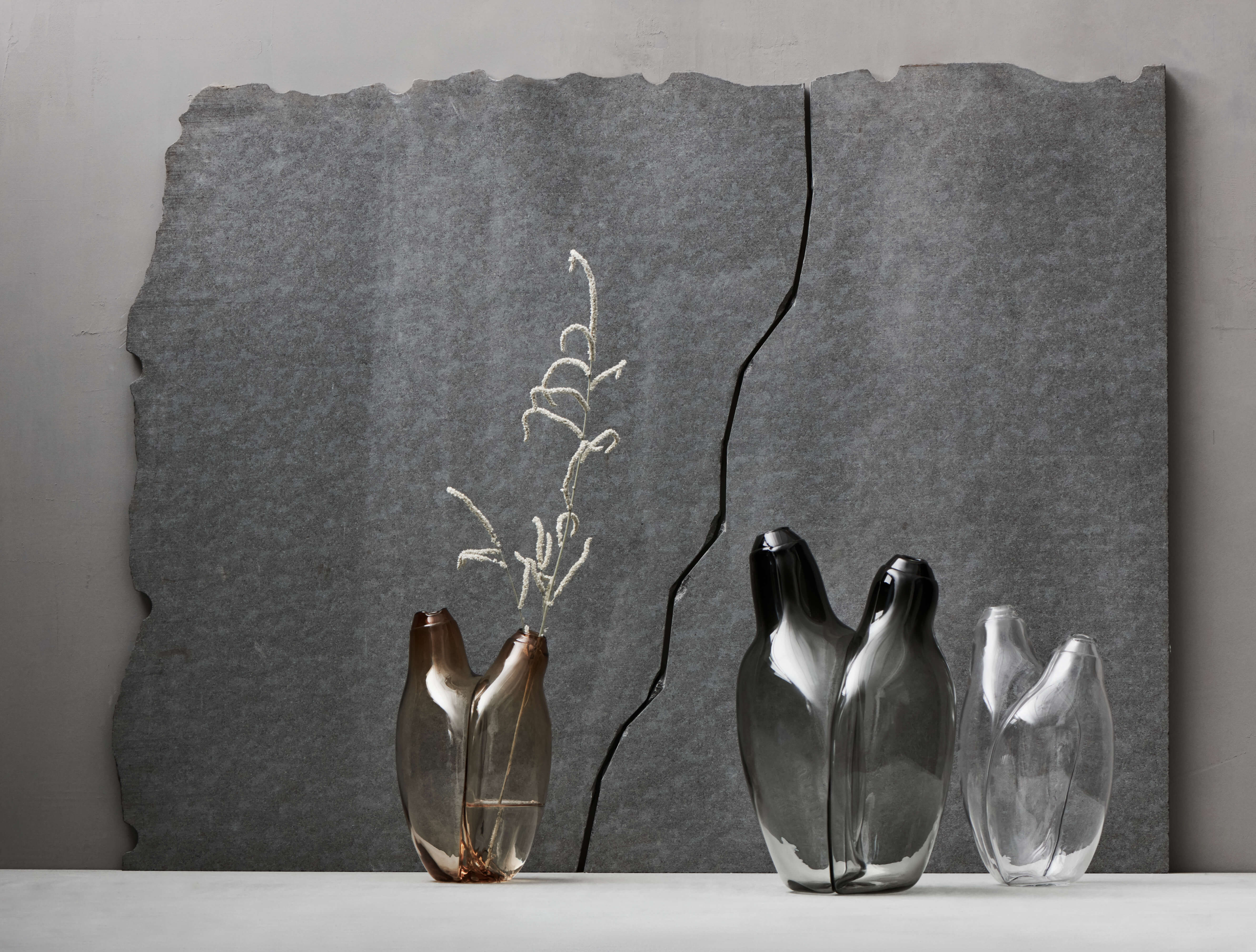 Hug Vase 16 x 20 x H30 cm